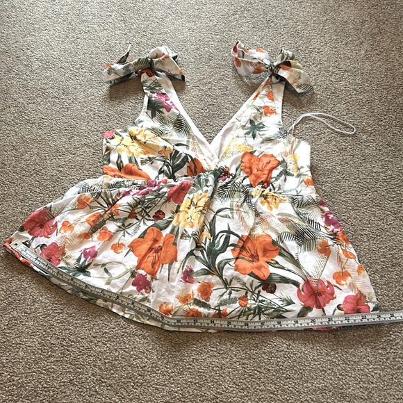 NWT Chelsea & Violet Tie Shoulder Tropical Oasis Printed V Neck Halter Top - Picture 8 of 15